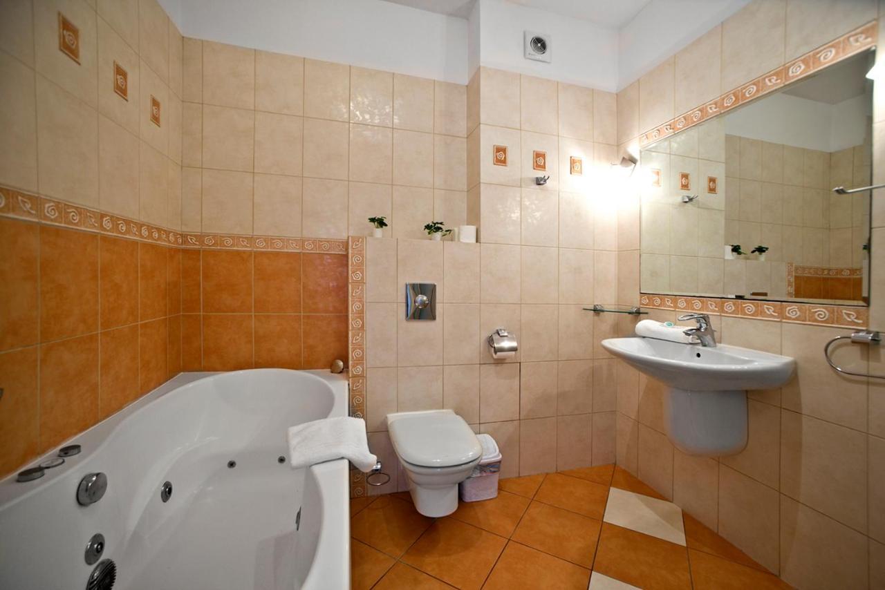 3 Bedrooms Apartment Zoliborz Gwiazdzista Varsó Kültér fotó